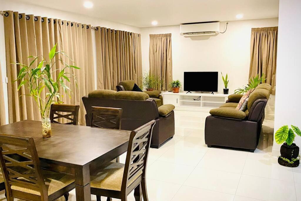 Lovely 4-Bedroom Holiday Home With Free Parking. Lautoka Dış mekan fotoğraf